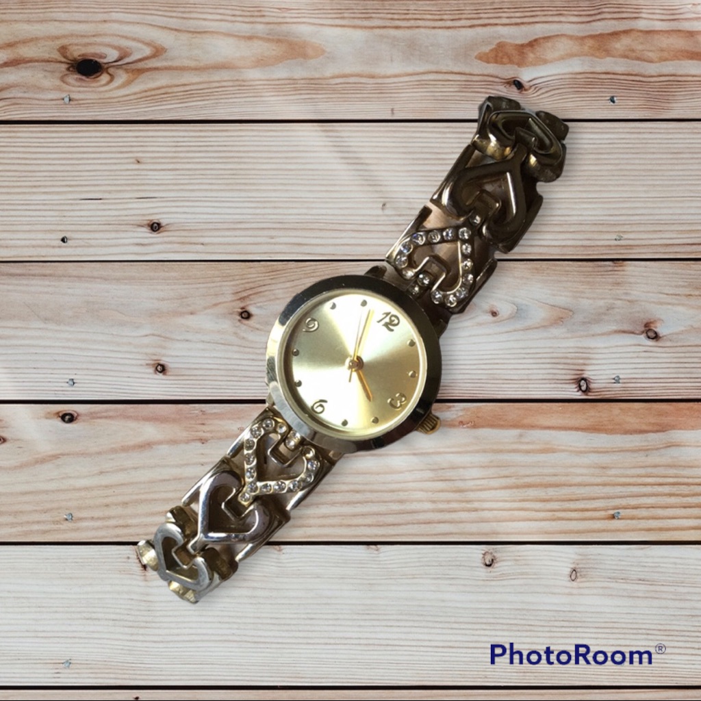Clock Allude